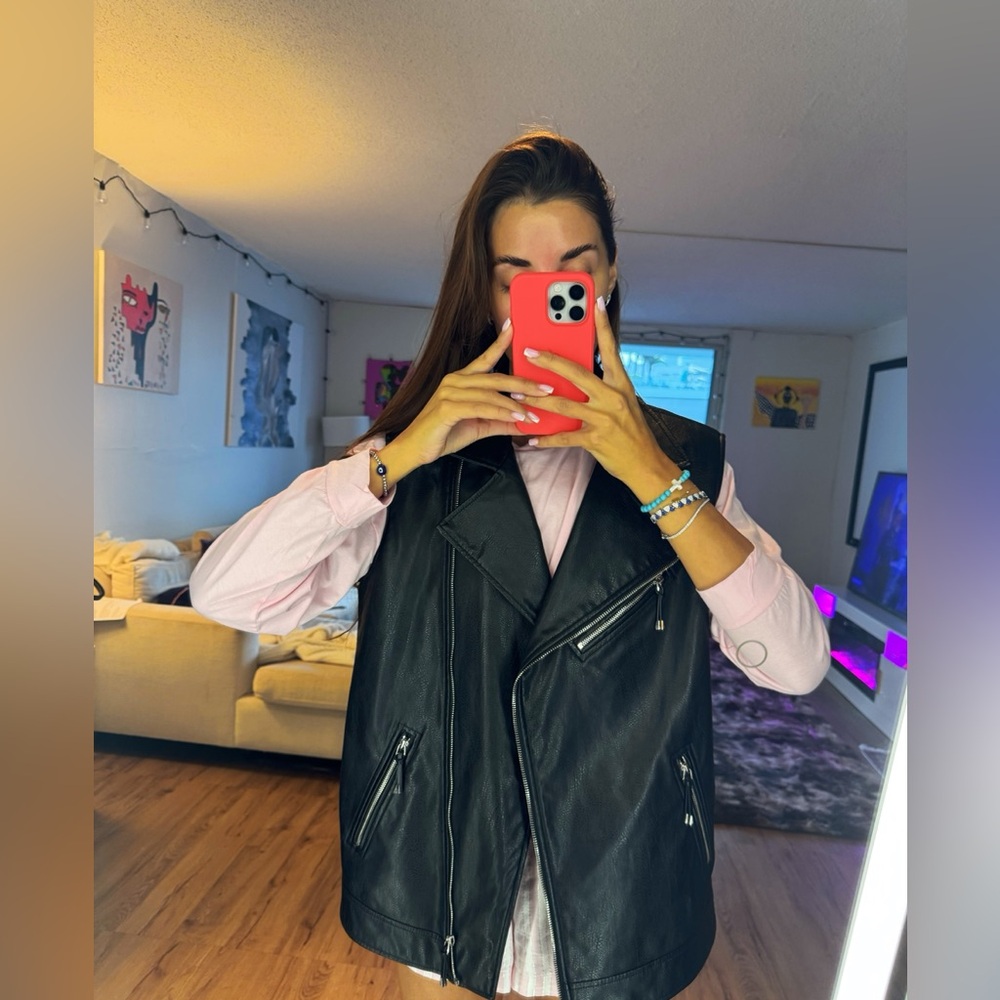 Zara Black Vest with Fitted Silhouette